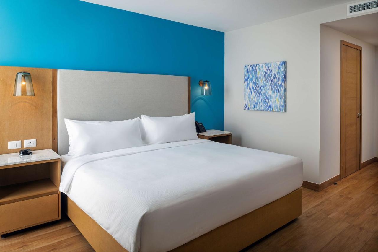 Hilton Garden Inn Cancun Airport Buitenkant foto